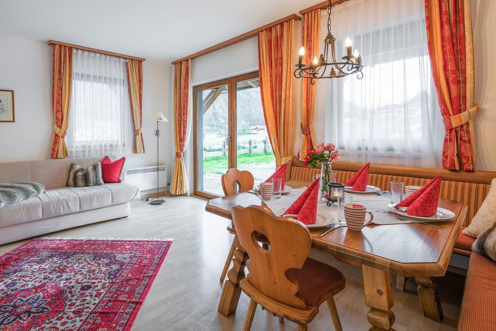 Apartmán Feriendorf Oberhof Flachau Pokoj fotografie