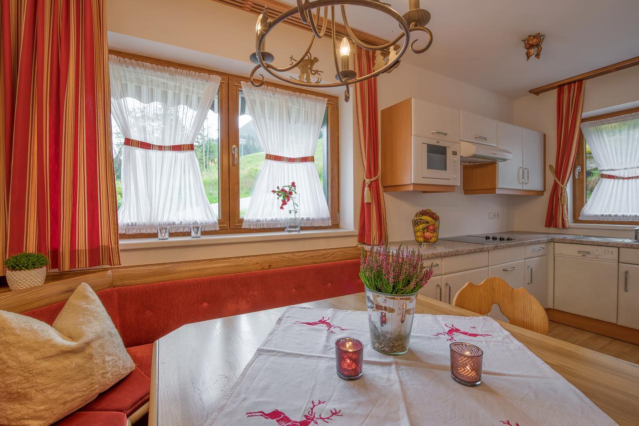 Feriendorf Oberhof Flachau Pokoj fotografie